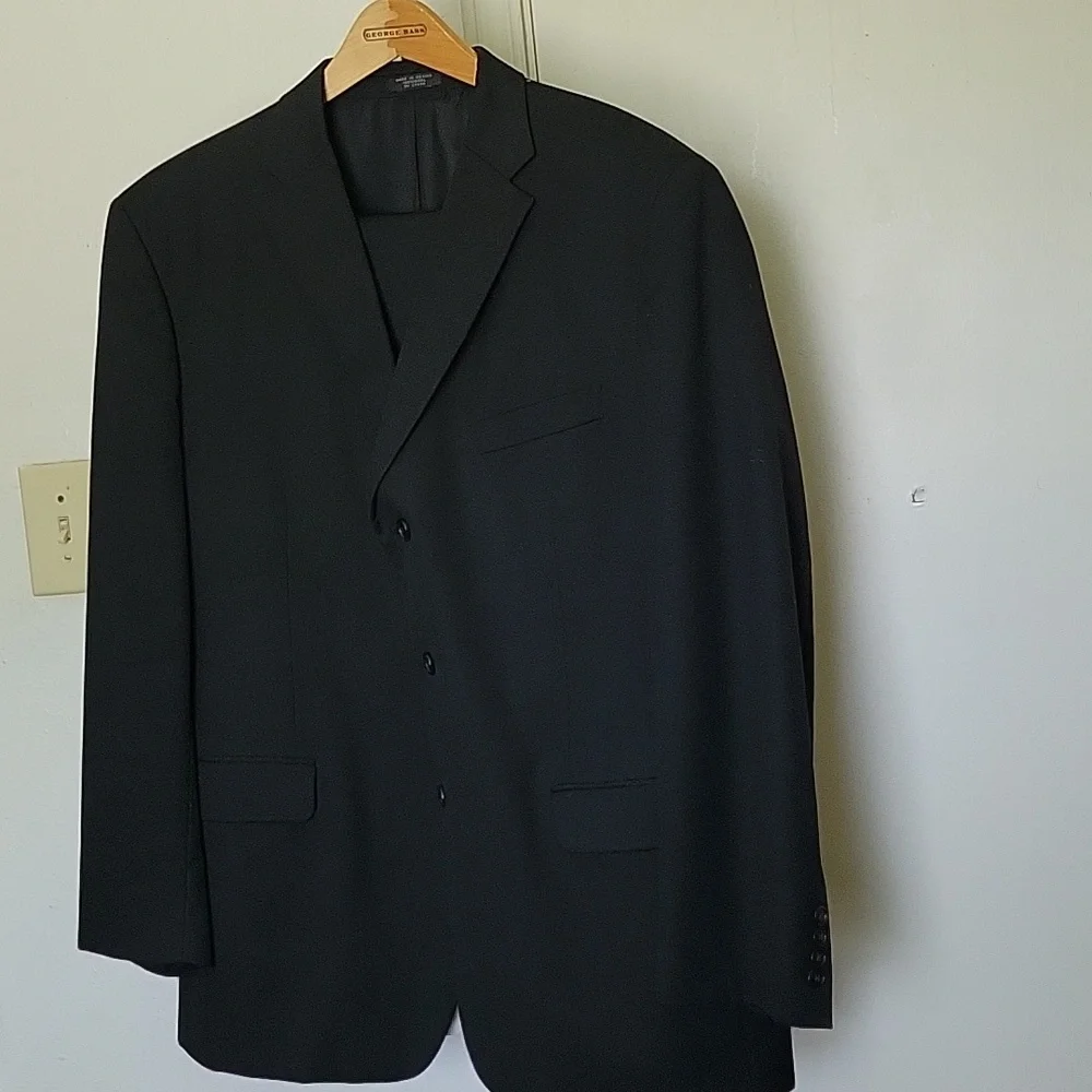 Jones New York Classic Men's Black 2 Piece Suit